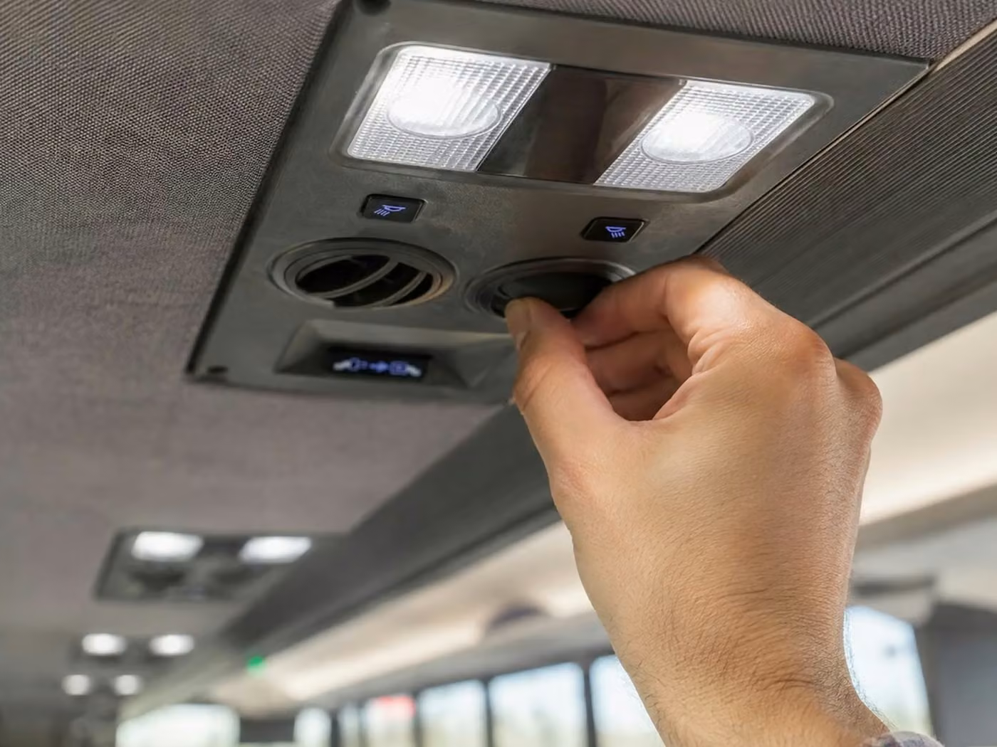 lewiston 18 passenger minibus climate control