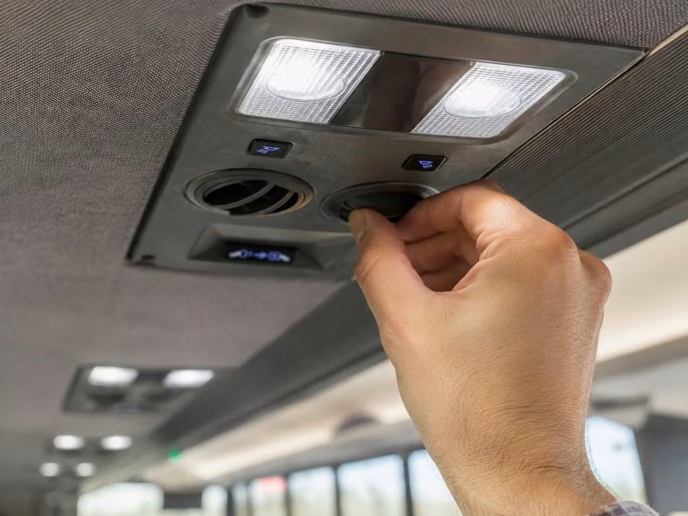 lewiston 20 passenger minibus air conditioning