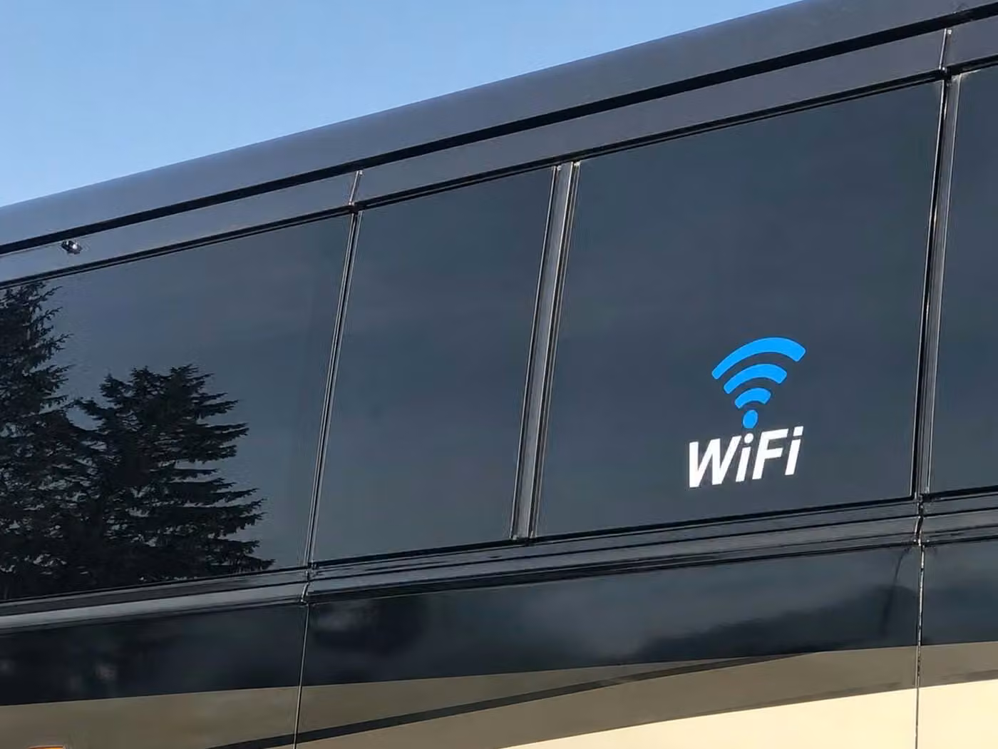 lewiston 20 passenger minibus wifi