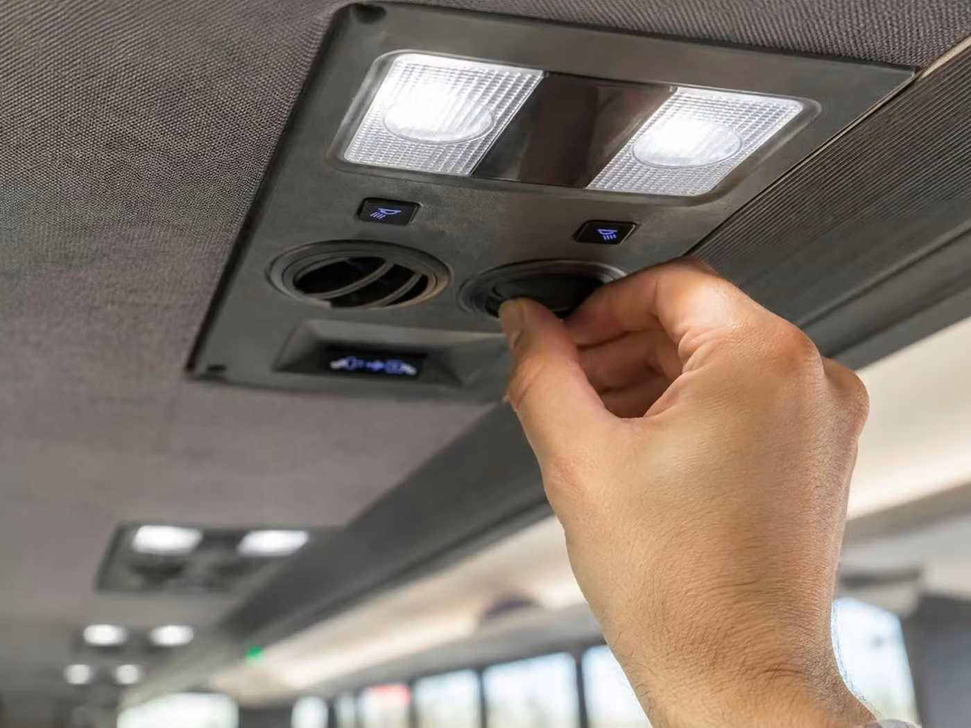 lewiston 25 passenger minibus air conditioning