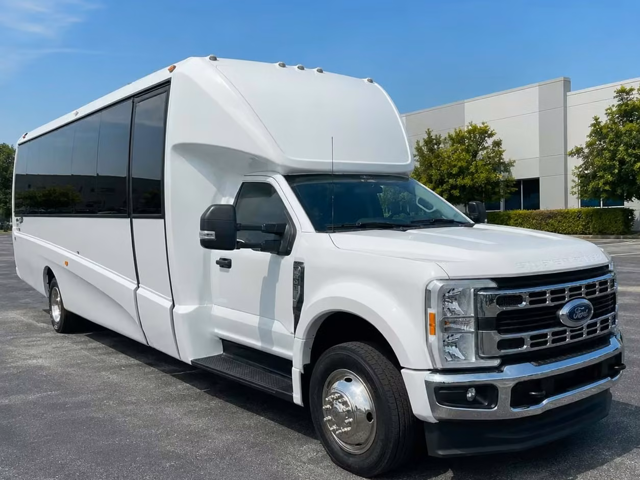 lewiston 25 passenger minibus rental