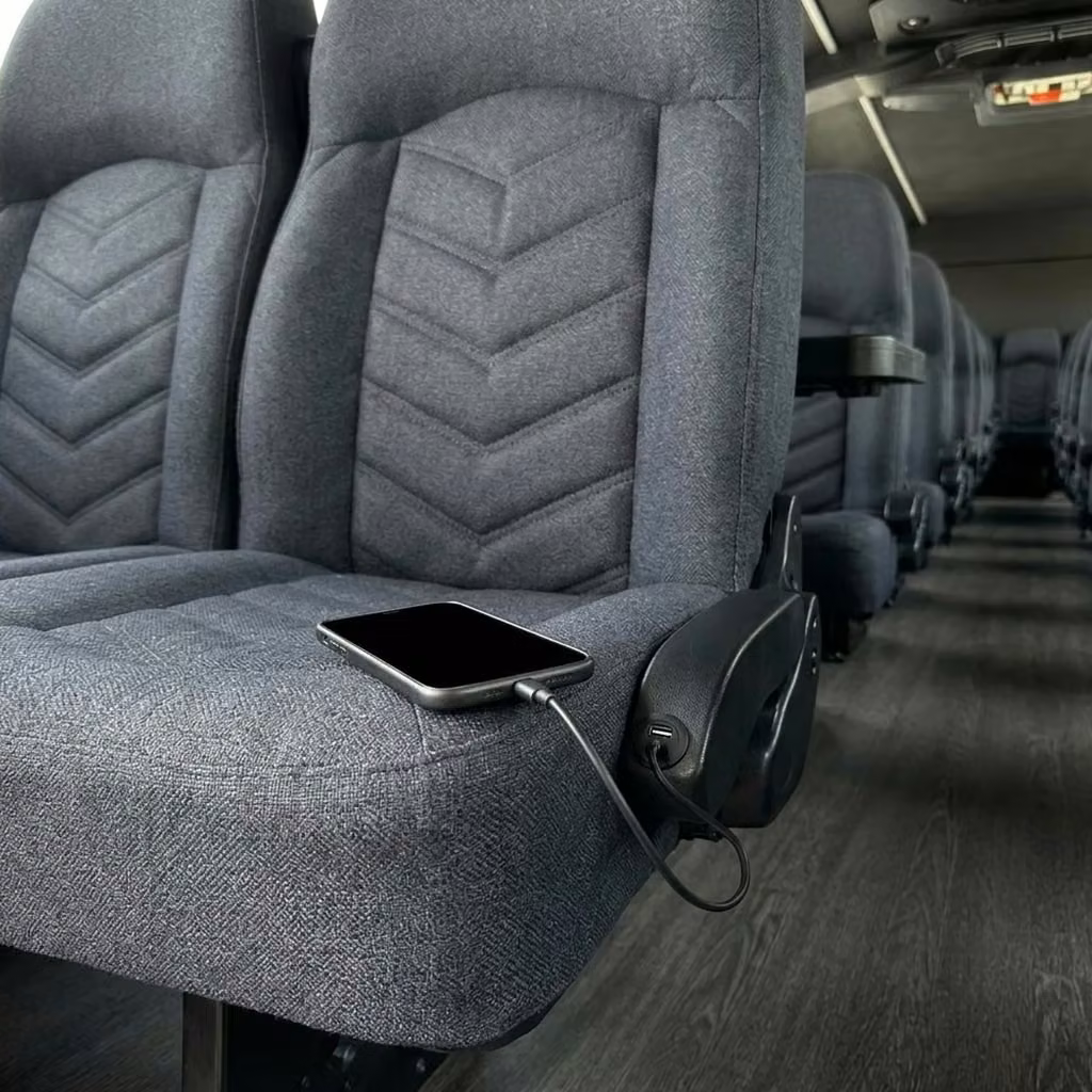 lewiston 25 passenger minibus usb charging