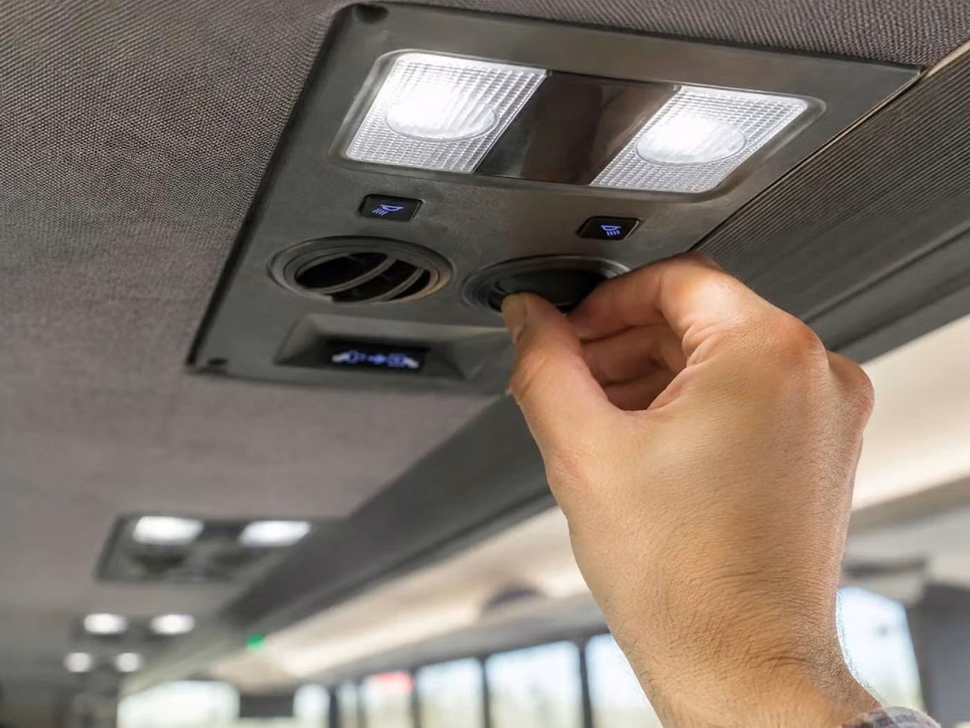 lewiston 28 passenger minibus air conditioning
