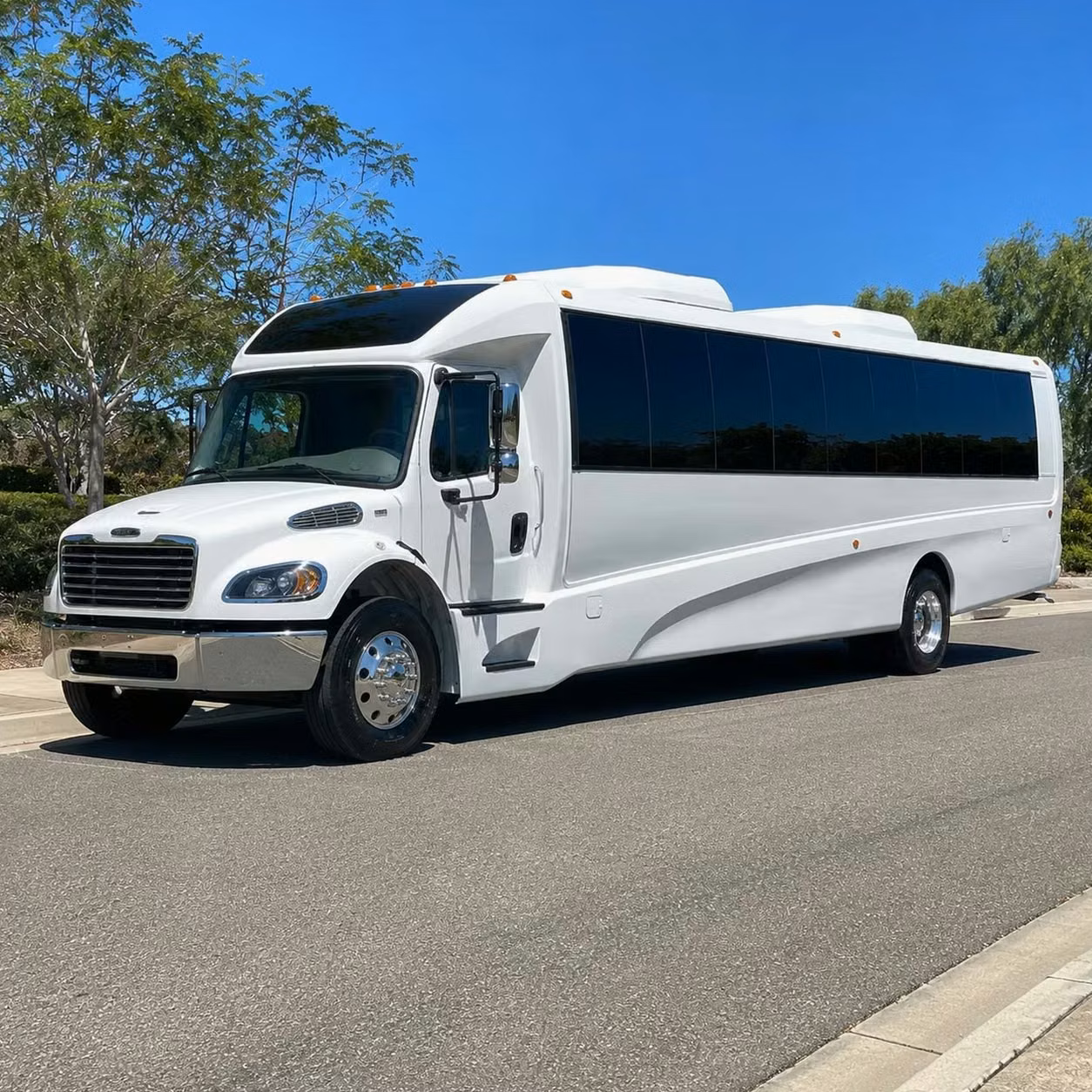 lewiston 35 passenger minibus rental