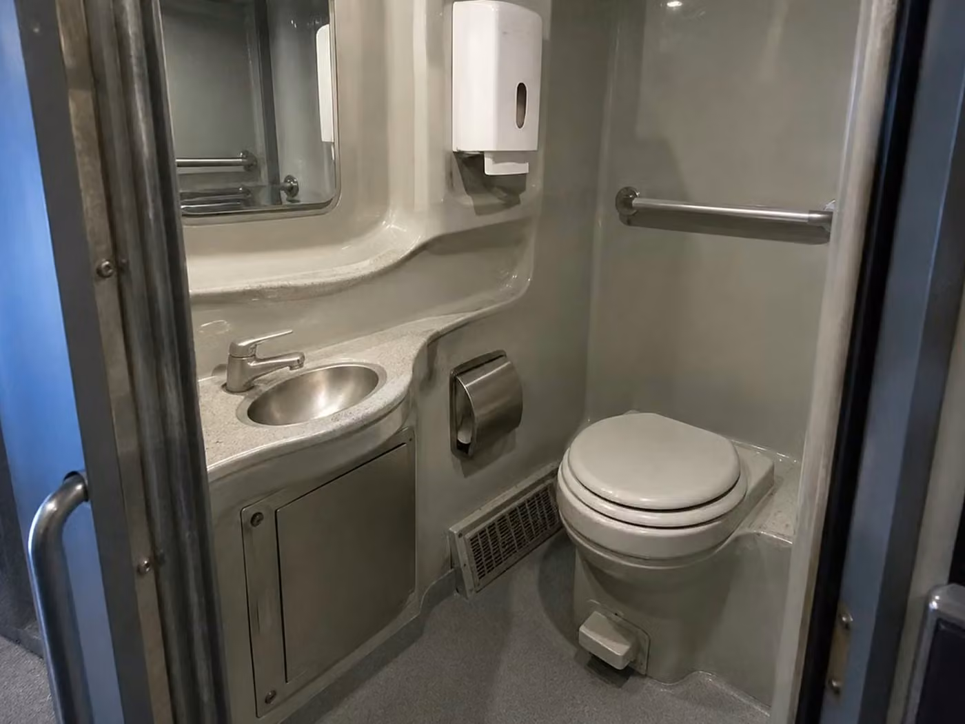 lewiston 56 passenger charter bus onboard restroom