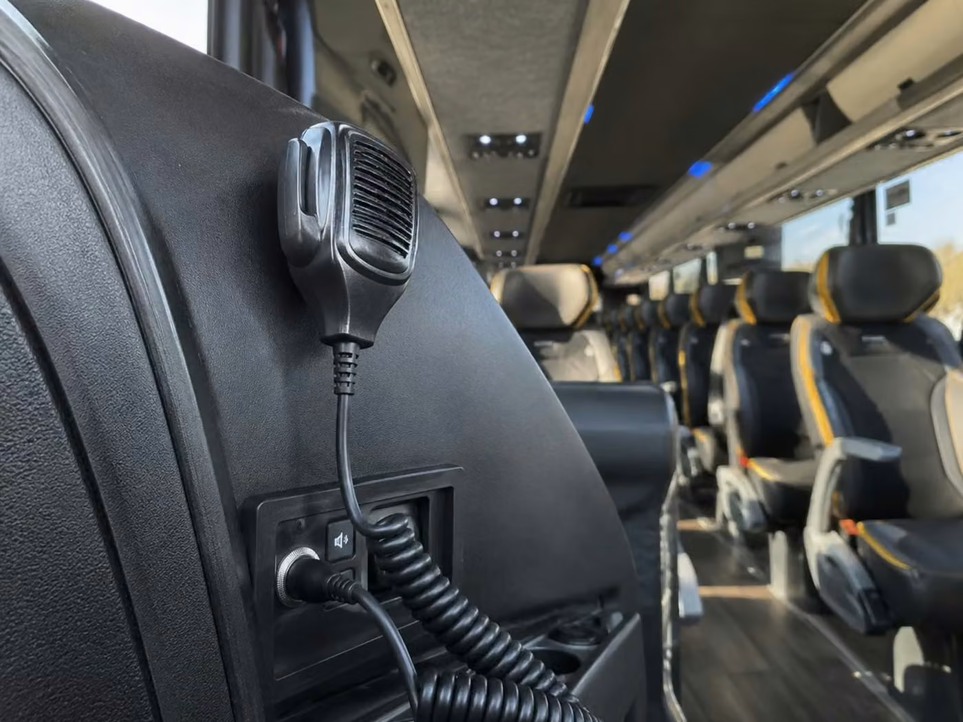 lewiston 56 passenger charter bus pa system