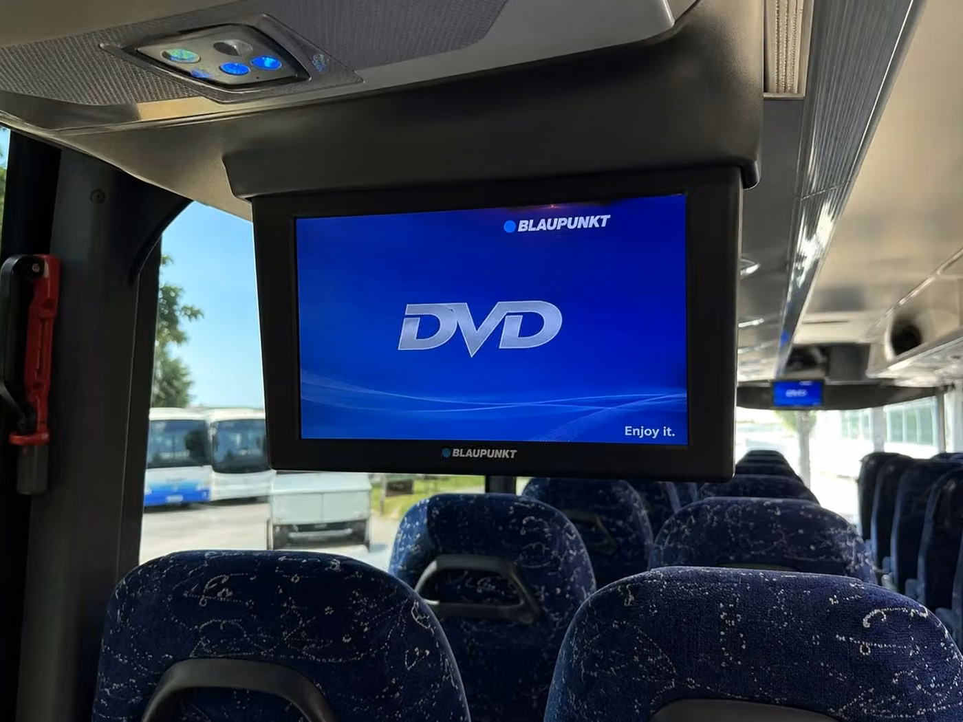 lewiston charter bus tv monitors